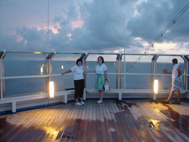 ../Images/Kristen and Rose at sunset.jpg